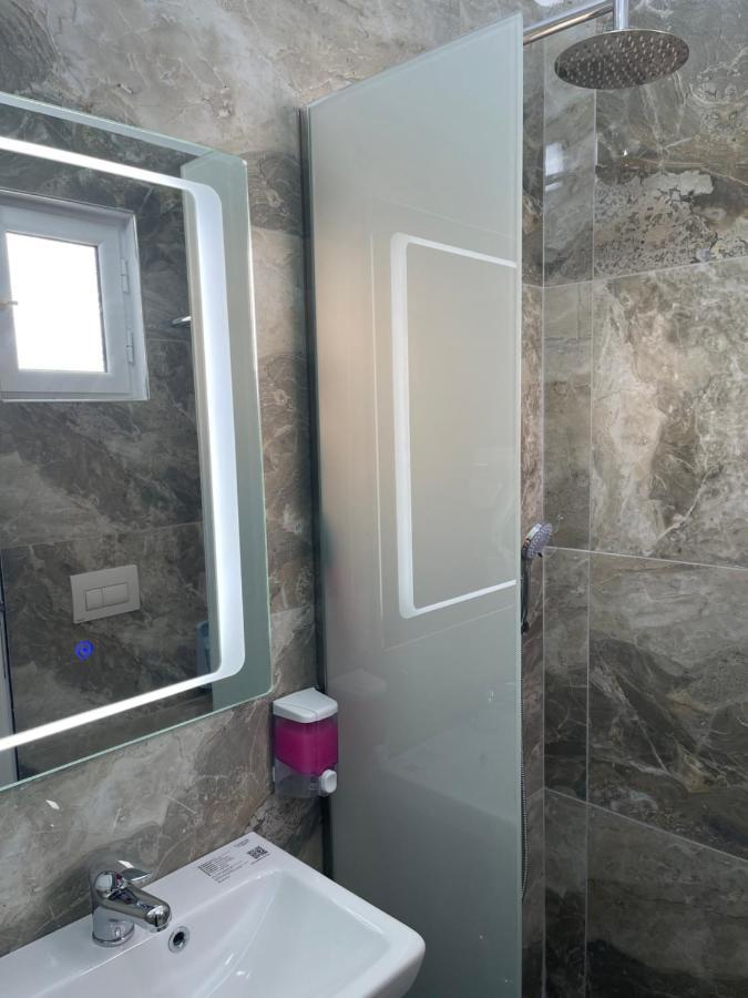 Hotel Frida Himara Kültér fotó