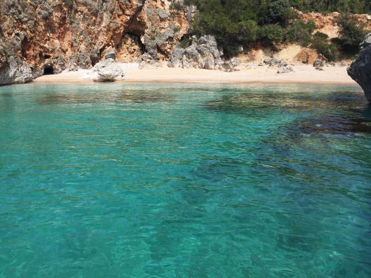 Hotel Frida Himara Kültér fotó